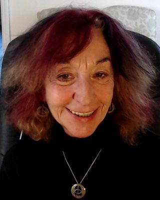 Photo of Elise Wardle, Psychotherapist in Exeter, England