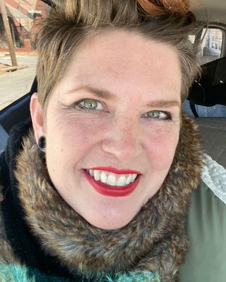 Photo of Noelle Becker, Art Therapist, MA
