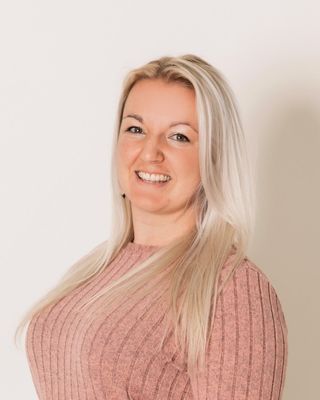 Photo of Carina Phillips, Clinical Social Work/Therapist, LCSW