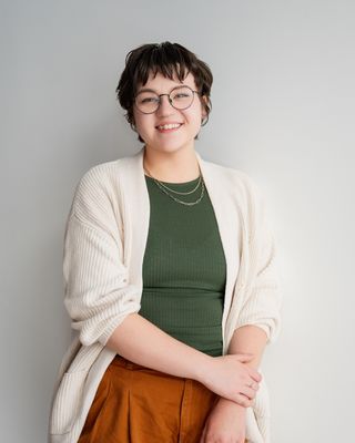 Photo of Taylor Svach, Marriage & Family Therapist, MA, MFT