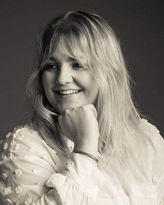 Photo of Charlotte Scholey, Psychotherapist, MA, HCPC-Art Therap.