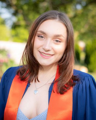 Photo of Bella Feret, Pre-Licensed Professional, MA