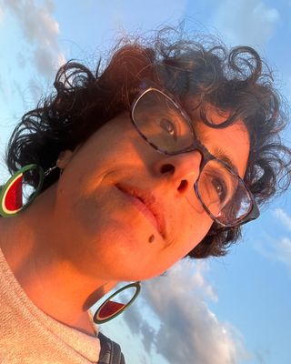 Photo of Roxanna Vahed, Registered Social Worker, RSW, MSW