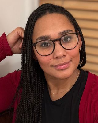 Photo of Dr Raselle Miller, Psychologist, PsychD, HCPC - Clin. Psych.