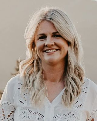 Photo of Stacey McIntyre - Peak Wellbeing, Counsellor, MCouns, NZAC - Provisional