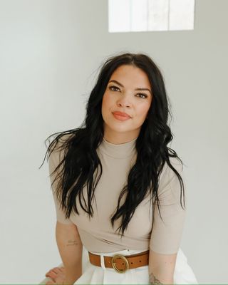 Photo of Shannon McElroy, Psychiatric Nurse Practitioner, MSN, APN, PMHNPBC