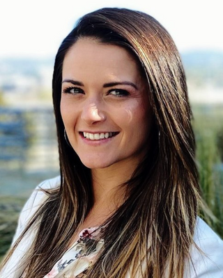 Photo of Ashley Majoros, Associate Professional Clinical Counselor in Seaside, CA
