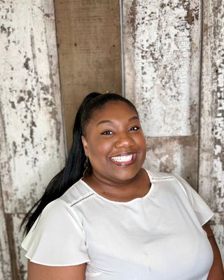 Photo of Dr. Ranarda Wright, Licensed Professional Counselor, LPC-S, NCC, BCTMH