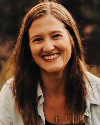 Photo of Sara Auringer, Licensed Professional Clinical Counselor, LPCC