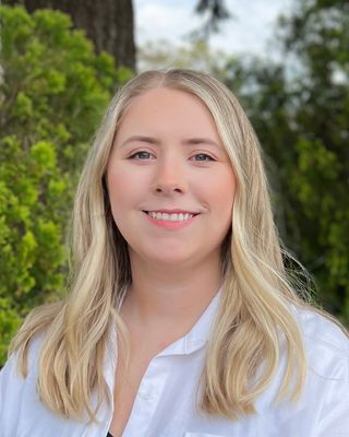 Photo of Julia Bennion, Marriage & Family Therapist Associate, MS