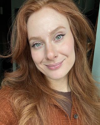 Photo of Dr. Liz Aram, Psychologist, PsyD, CPsych