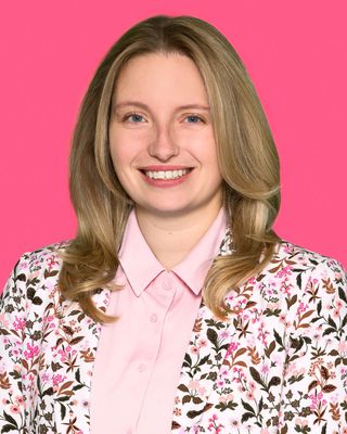 Photo of Shelby Doherty-Sirkovich, Registered Psychotherapist, HBSc, BA, MACP