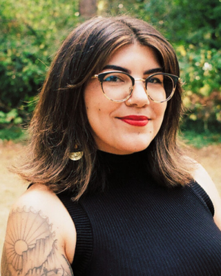 Photo of Gennarose Hinzo, Clinical Social Work/Therapist, MSW, LICSW