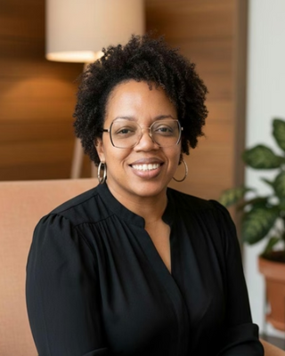 Photo of Kenya Glover, Marriage & Family Therapist, LMFT
