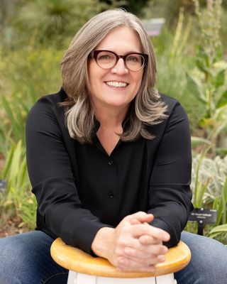 Photo of Mary Beth Faccioli, Clinical Social Work/Therapist, LCSW, NMIT