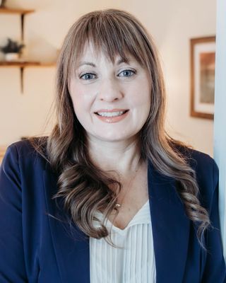 Photo of Julie Parks MacDougall, Counsellor, BSc, MACP, CCC, LCT
