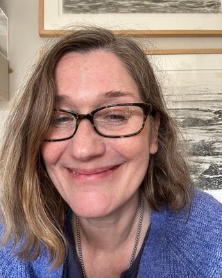 Photo of Ren Bateson, Psychotherapist, MA, MBACP Accred