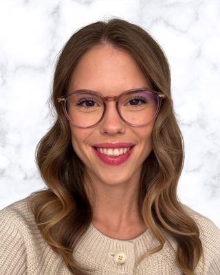 Photo of Olivia Eakins, Registered Psychotherapist (Qualifying), BA, MACP
