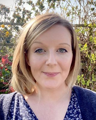 Photo of Annabel Louise Robb, Psychotherapist, MA, HCPC-Art Therap.