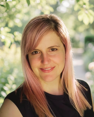 Photo of Jen Vredeveld, Registered Social Worker, RSSW