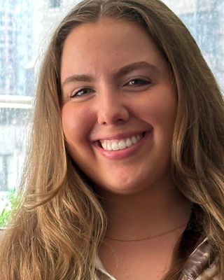 Photo of Lizzy Barna - Lizzy Barna - Expansive Therapy, Pre-Licensed Professional, MHC-LP