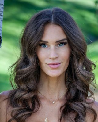 Photo of Ellie Holbrook, Counselor, MA, LPCC, LCPC, RYT500