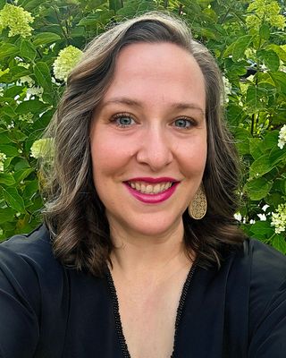 Photo of Loren Watts, Counselor, LPC