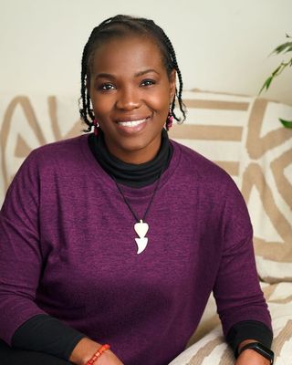 Photo of Sade Solarin, Psychotherapist, MSc, MUKCP