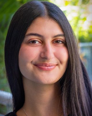 Photo of Naila Yazdani, Pre-Licensed Professional