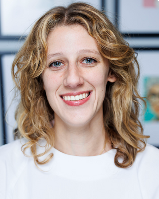 Photo of Emily Simon, Pre-Licensed Professional, MSW-I