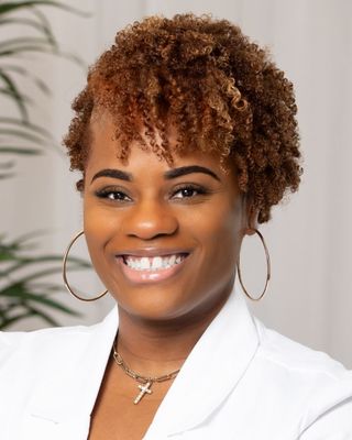 Photo of Latara Lee, Psychiatric Nurse Practitioner, APRN, FNP, PMHNP