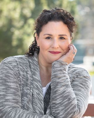 Photo of Lisa Perlson, Marriage & Family Therapist in Kern County, CA
