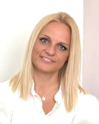 Photo of Jess Stride, Psychotherapist, UKCP Trainee