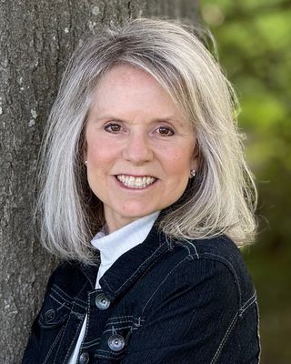 Photo of Christie Dixon, Licensed Professional Counselor Associate, MA, ART, EMDR