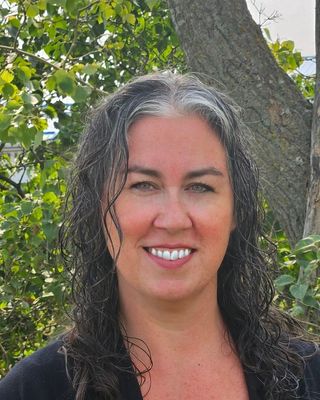 Photo of Jess McKenzie - Jess McKenzie (Relationships-Anxiety-Transitions), Registered Psychotherapist (Qualifying)