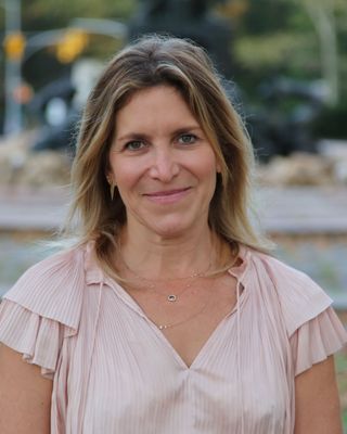 Photo of Meredith Singer, Psychologist, PhD, SEP, AF EMDR