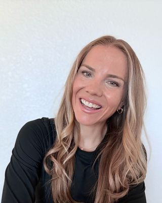 Photo of Bailey Hinz, Clinical Social Work/Therapist, LCSW, MT-BC, LPMT