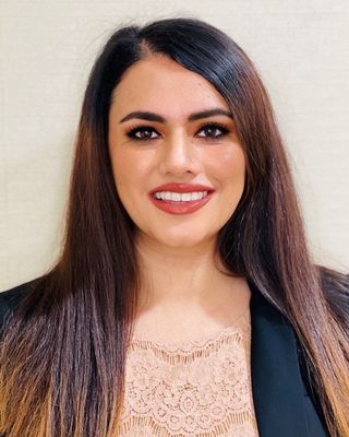 Photo of Nayab Tahir - Addiction And Cross-Cultural Specialist, BSc, BA, MACP, Registered Psychotherapist (Qualifying)