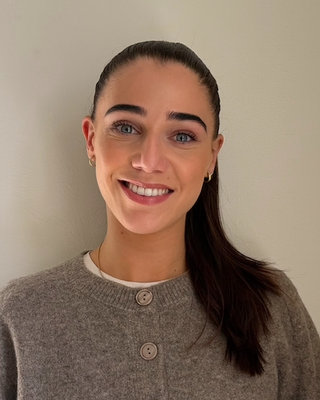 Photo of Dr Ella Solomon, Psychologist, PsychD, HCPC - Clin. Psych.