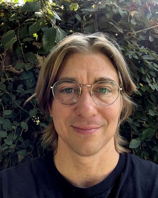 Photo of Ben Bruker, Marriage & Family Therapist Associate, MA, AMFT