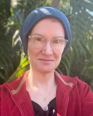 Photo of Leia Greenslade - The Neurodivergent Social Worker, Clinical Social Work/Therapist, PhD, AASW