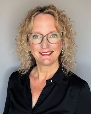 Photo of Wendy Pearson, Registered Psychotherapist, HBA, MEd, RP