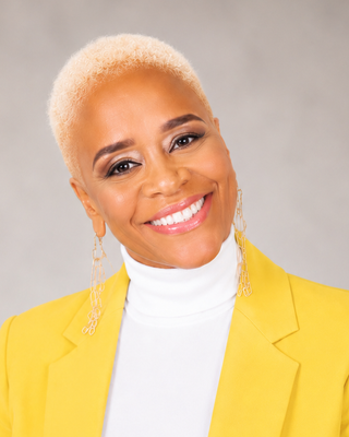Photo of Dr. Venus Miller, Psychiatric Nurse Practitioner, DNP, FNP-BC, PMHNP