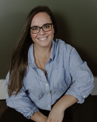 Photo of Mélanie Guillemette, Registered Psychotherapist in P0H, ON
