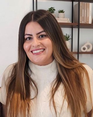 Photo of Evelyn Banuelos, Associate Clinical Social Worker, ACSW, MS