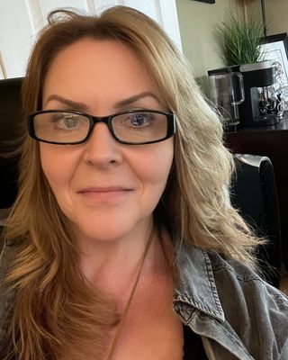 Photo of Miriam (Mimi) Jamieson, Hypnotherapist, BA, RHt