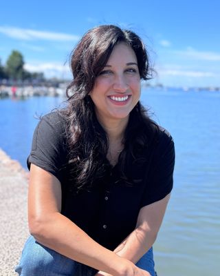 Photo of Yasmine Binghalib, Marriage & Family Therapist, MS, LMFT