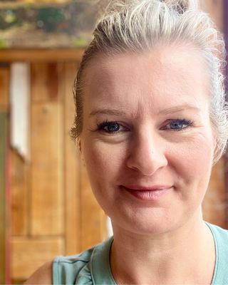 Photo of Victoria Dilnot, Counsellor, MBACP