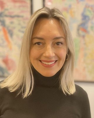 Photo of Jennifer Phyper - Jennifer Phyper Trauma Therapist , Registered Psychotherapist (Qualifying), MA, CPT, BSc, (Hons)