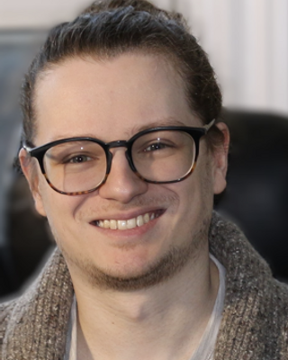 Photo of Chris Toth, Registered Psychotherapist (Qualifying), RP(Q)